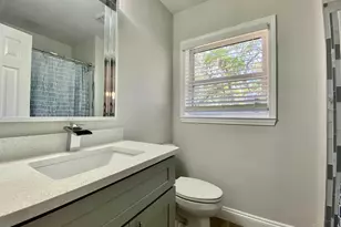 402 Fairpoint Dr, Gulf Breeze, FL 32561 - Photo 23