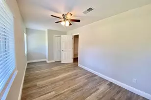 402 Fairpoint Dr, Gulf Breeze, FL 32561 - Photo 25