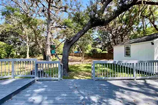 402 Fairpoint Dr, Gulf Breeze, FL 32561 - Photo 9