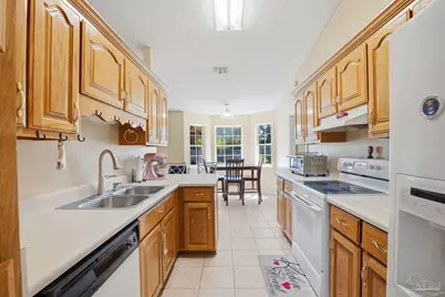 2634 Hidden Estates Cir, Navarre, FL 32566 - Photo 17