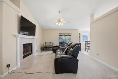 2634 Hidden Estates Cir, Navarre, FL 32566 - Photo 9