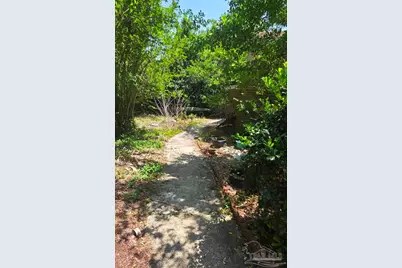 8246 Chellie Rd, Pensacola, FL 32526 - Photo 59