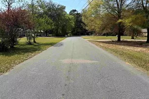 5905 Pamela Dr, Milton, FL 32570 - Photo 25