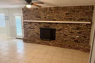 5905 Pamela Dr, Milton, FL 32570 - Photo 7