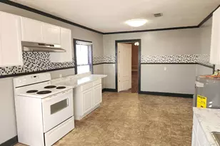 706 E Horner St, Atmore, AL 36502 - Photo 11