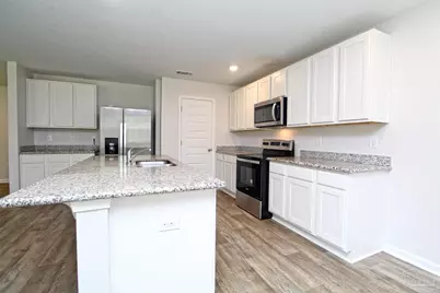 4650 Red Oak Dr, Milton, FL 32583 - Photo 7