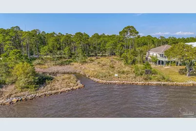 5503 Soundside Dr, Gulf Breeze, FL 32563 - Photo 17