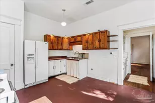 1011 N Reus St, Pensacola, FL 32501 - Photo 9