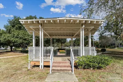 1011 N Reus St, Pensacola, FL 32501 - Photo 11