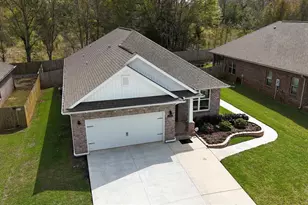 437 Pemberton Ln, Cantonment, FL 32533 - Photo 1