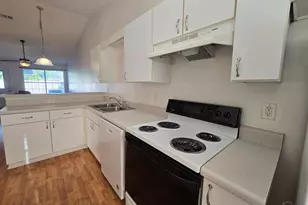 307 Loveland Cir, Pensacola, FL 32526 - Photo 17