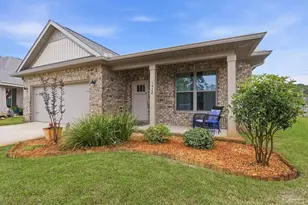 1928 Cambridge Park Dr, Gulf Breeze, FL 32563 - Photo 1
