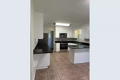 1824 Iris Ln, Navarre, FL 32566 - Photo 7