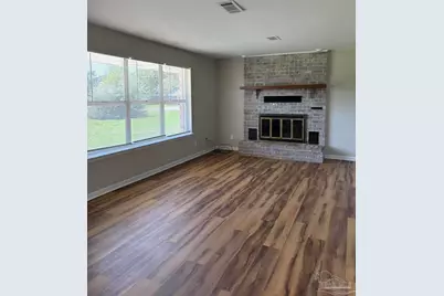 1824 Iris Ln, Navarre, FL 32566 - Photo 3