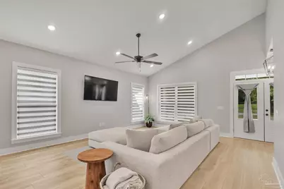1006 W Lloyd St, Pensacola, FL 32501 - Photo 5