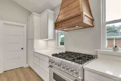 1006 W Lloyd St, Pensacola, FL 32501 - Photo 17