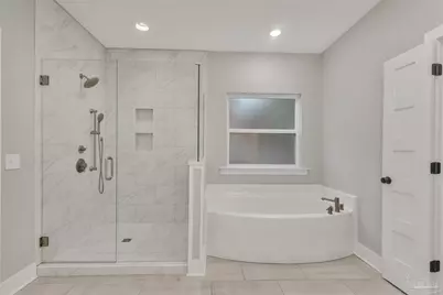 1006 W Lloyd St, Pensacola, FL 32501 - Photo 7