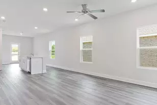 2126 Aqua St, Gulf Breeze, FL 32563 - Photo 9