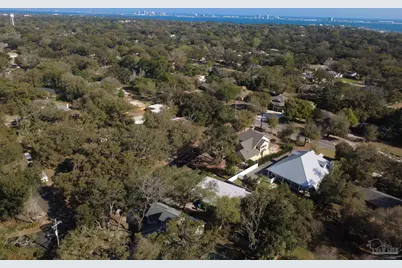 3 Driftwood Ave, Gulf Breeze, FL 32561 - Photo 1