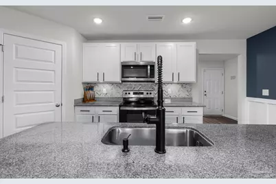 5585 Lancelot Tr, Milton, FL 32583 - Photo 11