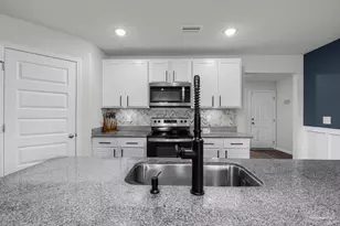 5585 Lancelot Trl, Milton, FL 32583 - Photo 11