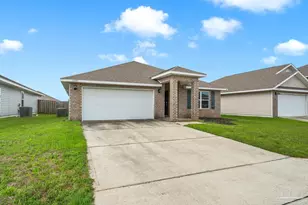 5585 Lancelot Trl, Milton, FL 32583 - Photo 1