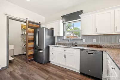 301 Dwight Ave, Pensacola, FL 32507 - Photo 11