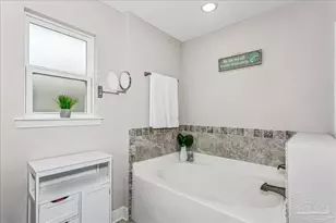 1911 Ladybird Ln, Gulf Breeze, FL 32563 - Photo 19