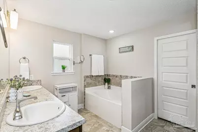 1911 Ladybird Ln, Gulf Breeze, FL 32563 - Photo 17