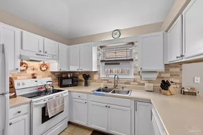 5566 Meadow Creek Pl, Gulf Breeze, FL 32563 - Photo 9