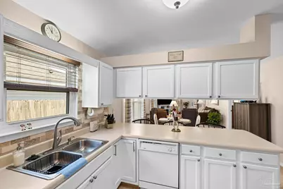 5566 Meadow Creek Pl, Gulf Breeze, FL 32563 - Photo 11