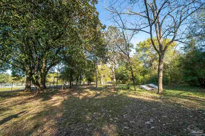 6205 Dogwood Dr, Milton, FL 32570 - Photo 13