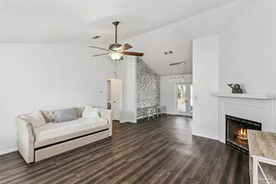 4720 Kitty Hawk Cir, Gulf Breeze, FL 32563 - Photo 5