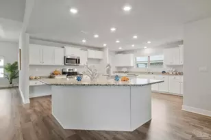 5176 Emmaline Ln, Milton, FL 32570 - Photo 3