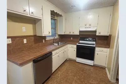 6422 Sanders St, Milton, FL 32570 - Photo 11