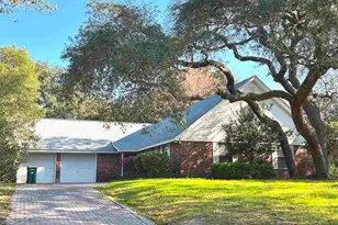 203 Priscilla Dr, Fort Walton Beach, FL 32547 - Photo 1