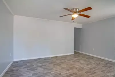 2407 W Lakeview Ave, Pensacola, FL 32505 - Photo 5