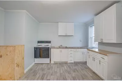 2407 W Lakeview Ave, Pensacola, FL 32505 - Photo 9