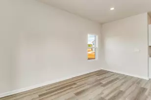 2043 Wiregrass St, Navarre, FL 32566 - Photo 9