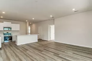 2043 Wiregrass St, Navarre, FL 32566 - Photo 13