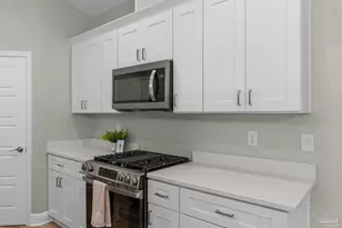 8421 Tippin Ave, Pensacola, FL 32504 - Photo 5