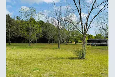 5568 Forest Hills Ln, Milton, FL 32570 - Photo 5