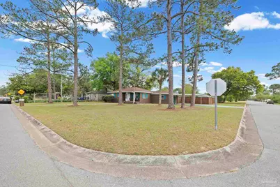 1801 E Cross St, Pensacola, FL 32503 - Photo 3