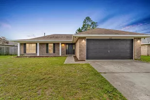 6825 Fort Deposit Dr, Pensacola, FL 32526 - Photo 1