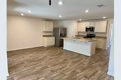 6395 Churchill Cir, Milton, FL 32583 - Photo 13