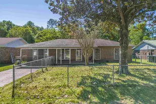 1019 Woodbury Pl, Cantonment, FL 32533 - Photo 5