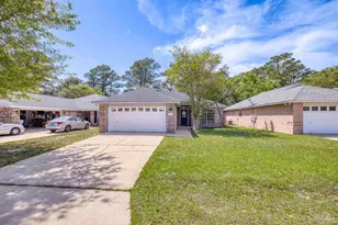 1756 Ivalea Cir, Navarre, FL 32566 - Photo 5