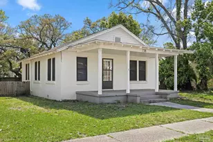 738 S E St, Pensacola, FL 32502 - Photo 1