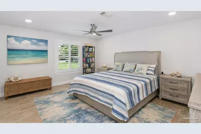 1047 Aquamarine Dr, Gulf Breeze, FL 32563 - Photo 25