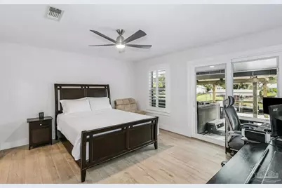 1047 Aquamarine Dr, Gulf Breeze, FL 32563 - Photo 31